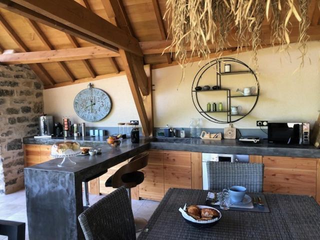 Agreable Chambre D Hote Avec Piscine Et Jacuzzi Thégra Esterno foto